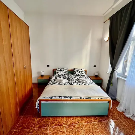 Domira Olivova Apartment Prag